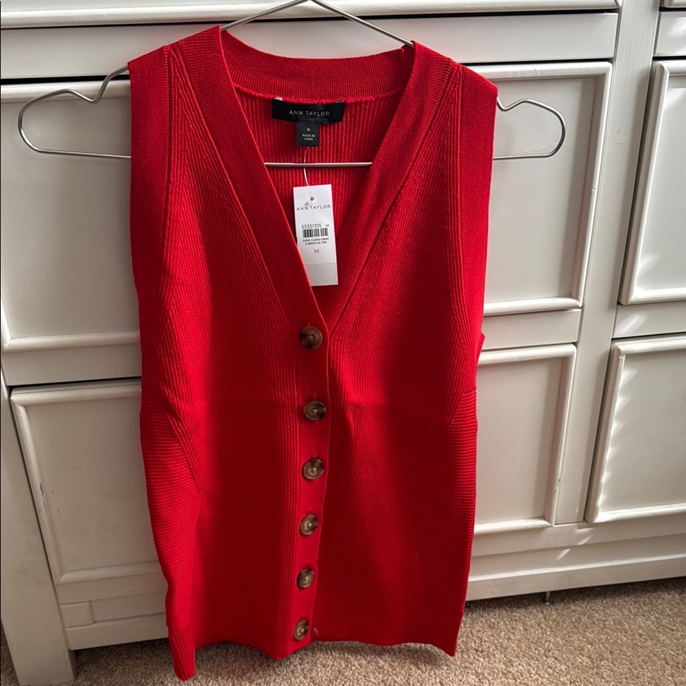 NEW | Ann Taylor | V-Neck Sleeveless Top